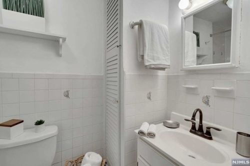 36 St, Union City NJ 07086-7102 exterior