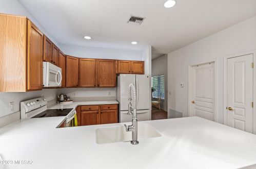 5245 Civano Blvd, Tucson AZ  85747-5744 exterior