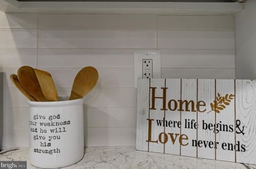 439 Newcomb St, Washington DC  20032-2650 exterior