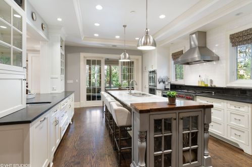 6852 Tonty Ave, Chicago IL 60646-1338 exterior