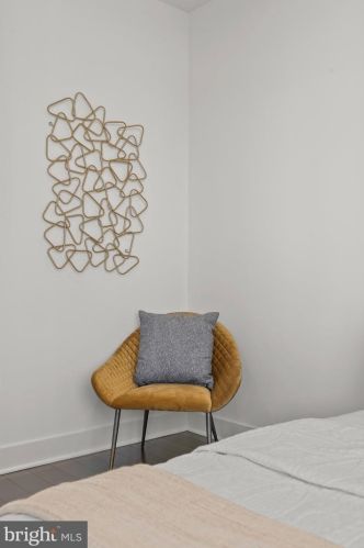 662 13 St, Philadelphia PA 19123-0024 exterior