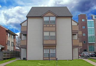 103 Chalmers St, Champaign IL  61820-6183 exterior