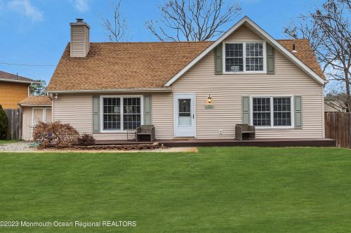 2237 Emerald Park Dr, Lacey NJ  08731-3716 exterior