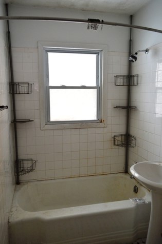 1114 Ash St, Waukegan IL 60087-5038 exterior