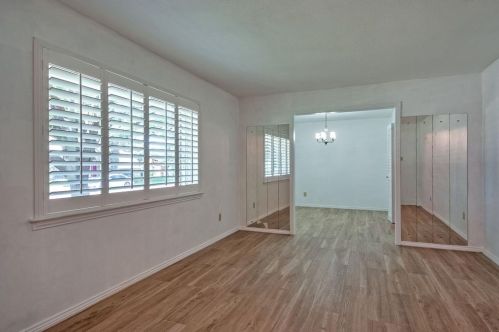 2664 Beechmont Dr, Dallas TX 75228-4224 exterior