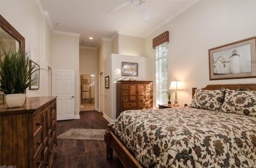 1172 Camelot Cir, Naples FL 34119-1338 exterior