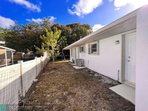 124 Lobster Rd, Fort Pierce FL  34983-1718 exterior