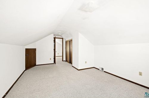 1524 Anderson Rd, Duluth MN 55811-5424 exterior