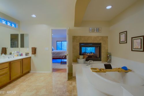 33907 23 Dr, Phoenix AZ 85027-4137 exterior