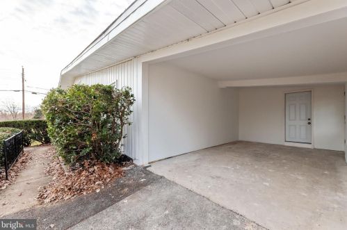 4000 Javins Dr, Alexandria VA  22310-2037 exterior