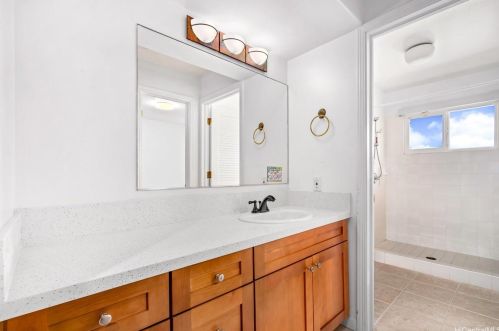 2270 Okoa St, Honolulu HI 96821-2649 exterior