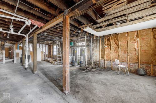 3921 Grenshaw St, Chicago IL exterior