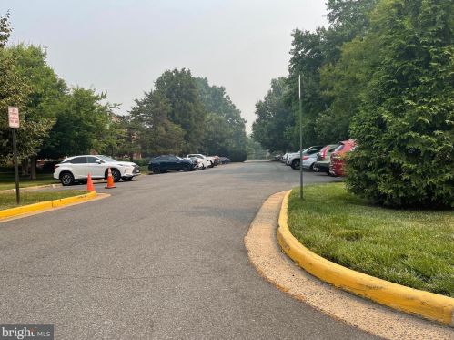 6618 Boulevard Vw, Alexandria VA  22307-6645 exterior