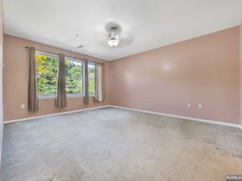 1303 Gatherings Dr, Paterson NJ 07508-1380 exterior