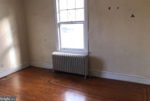 1304 Main St, Darby PA 19023-2619 exterior