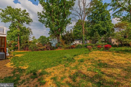 907 Gilbert Rd, Rockville MD  20851-1315 exterior