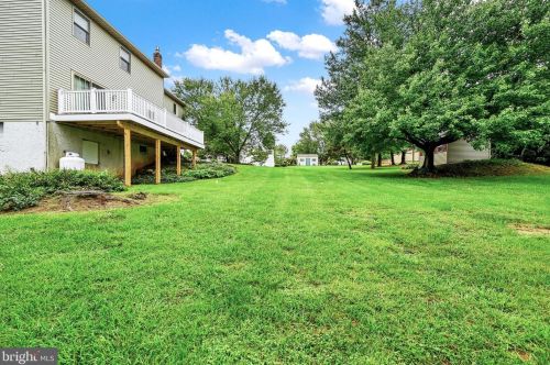 1739 Conard Rd, Lancaster PA 17602-1302 exterior