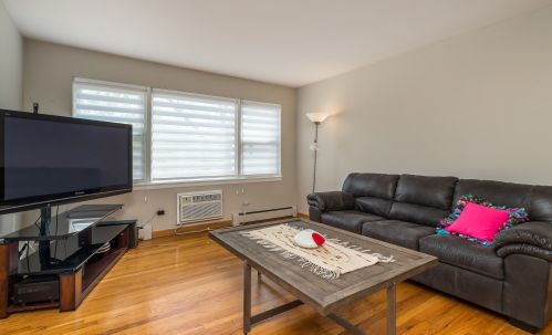 8544 Rascher Ave, Chicago, IL 60656-1306