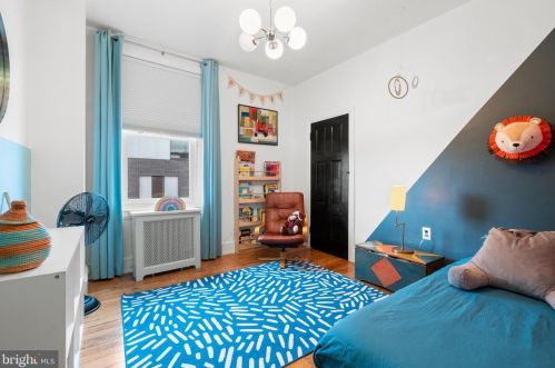 526 Girard Ave, Philadelphia PA 19130-1617 exterior