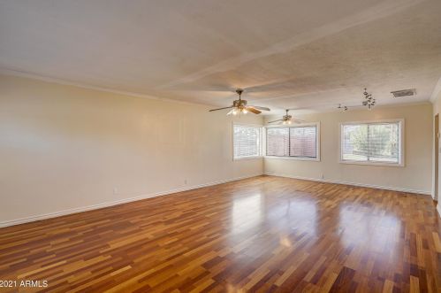 547 Belmont Ave, Phoenix AZ  85020-4017 exterior