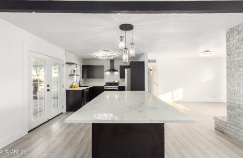 734 Carter Rd, Phoenix AZ  85042-5530 exterior