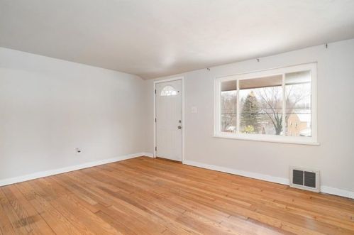 712 Southern Ave, Pittsburgh PA 15235-4166 exterior