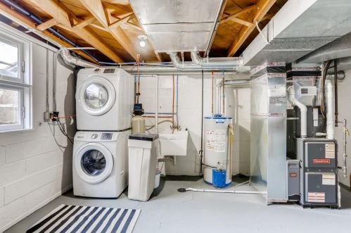 5239 Main St, Maple Plain MN 55359-9695 exterior