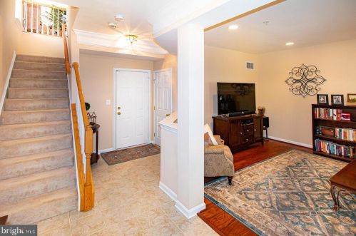 5000 Donovan Dr, Alexandria VA  22304-8619 exterior