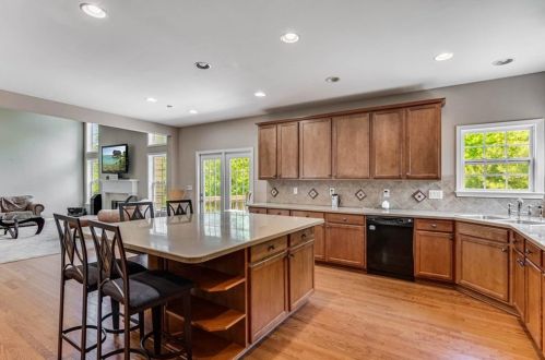 912 Brookmere Ct, Atlanta GA 30349-6866 exterior