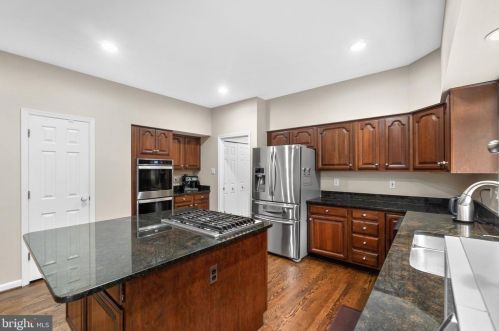 10158 Bracken Dr, Ellicott MD  21042-1675 exterior