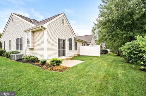 135 Burholme Dr, Trenton NJ 08691-3336 exterior