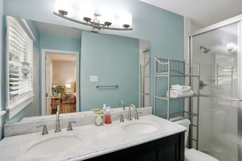 1861 Crestline Dr, Atlanta GA  30345-3871 exterior