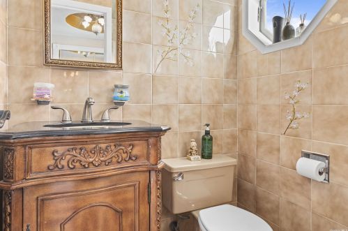 76 Grissom Way, Hauppauge NY 11788-4416 exterior