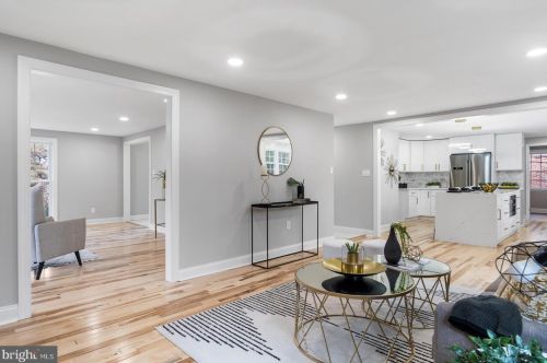 8916 Copenhaver Dr, Rockville MD  20854-3009 exterior