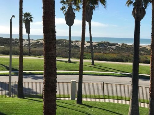 4760 San Sebastian Dr, Oxnard CA 93035-3640 exterior