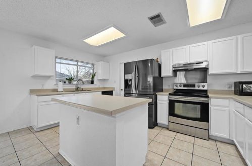 7905 Bramble Bush Dr, Austin TX exterior