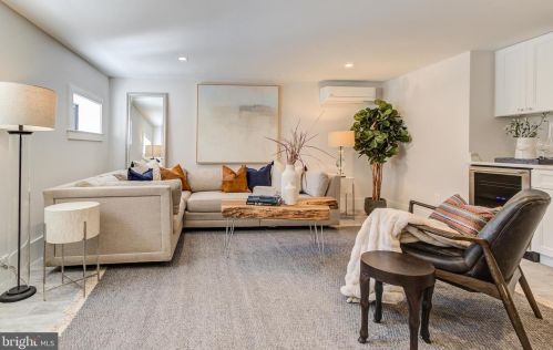 3025 Dent Pl, Washington DC 20007-2916 exterior