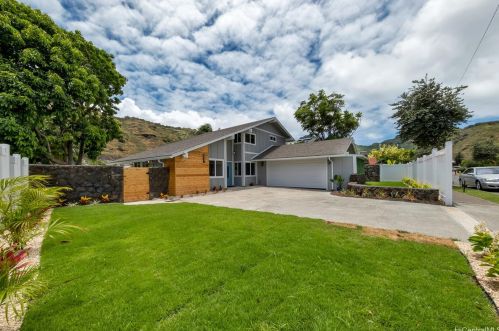 6847 Niumalu Loop, Honolulu HI 96825-1642 exterior