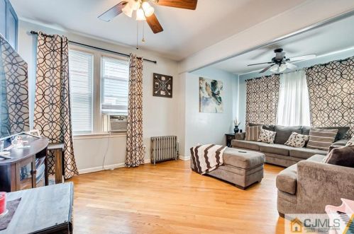 32 2nd St, Perth Amboy NJ 08861-4608 exterior