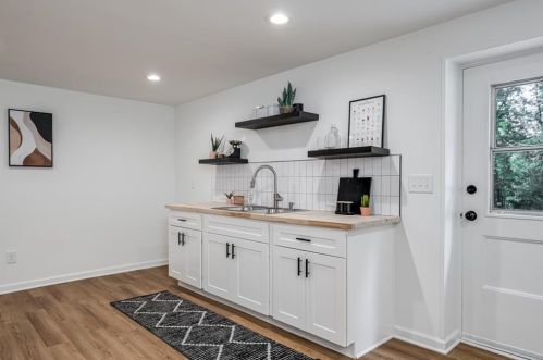 1639 Crestline Dr, Atlanta GA  30345-3820 exterior