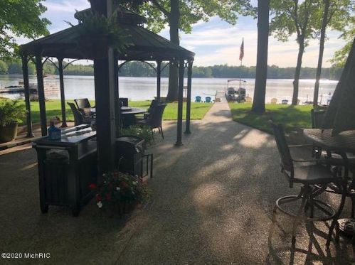 19042 Brandywine Dr, Gobles MI 49055-8691 exterior