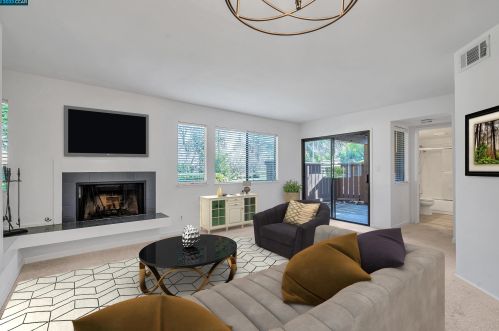 812 Camelback Pl, Concord, CA 94523-1237