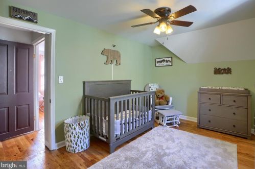 302 2nd St, Hummelstown PA  17036-1709 exterior