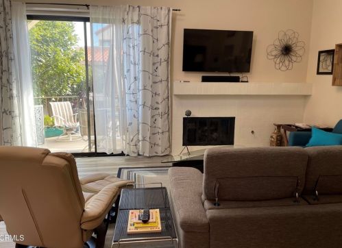 4687 San Sebastian Dr, Oxnard CA  93035-3644 exterior