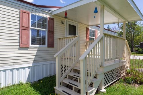 8 Rex Dr, Concord, NH 03303-4164