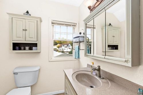 14 Penton Blvd, Duluth MN 55808-1133 exterior