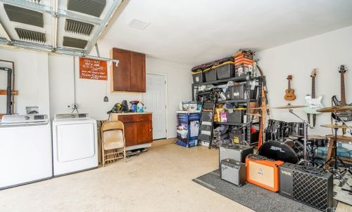 16406 Pimenta Ave, Bellflower CA 90706-5142 exterior