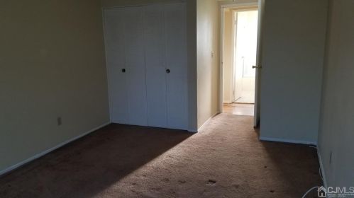 197 Evergreen Rd, Edison NJ  08837-2452 exterior