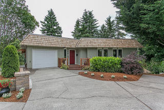 12012 18th Ave, Seattle WA  98146-2529 exterior