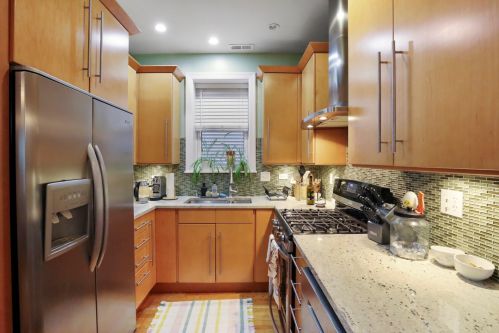 3429 Oakley Ave, Chicago IL 60608-6027 exterior